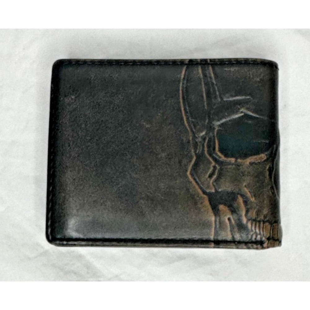 House of Jack Co. Skull Bifold Wallet for Men with 4.25″ L × 3.5″ H - Picture 3 of 9